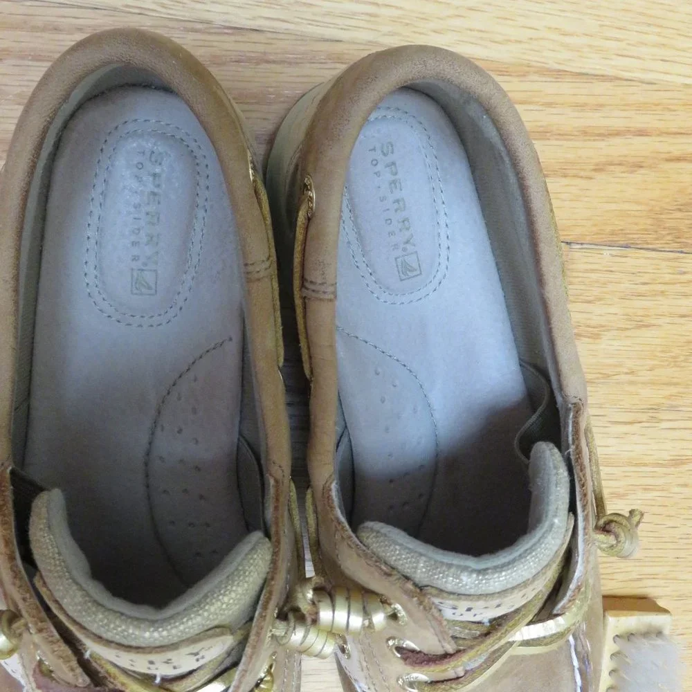 CLEARANCE- Sperry Top-Sider Tan and gold boat shoes size 7.5
